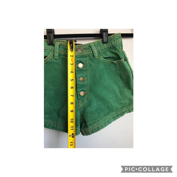 Green button up high-wasted shorts - Picture 2 of 8